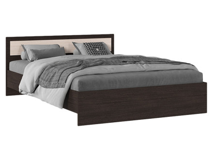 Двуспальная кровать