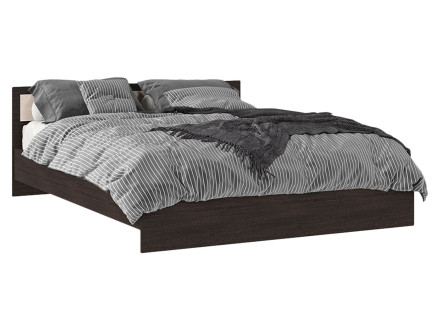 Двуспальная кровать