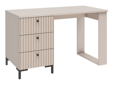 Детский письменный стол